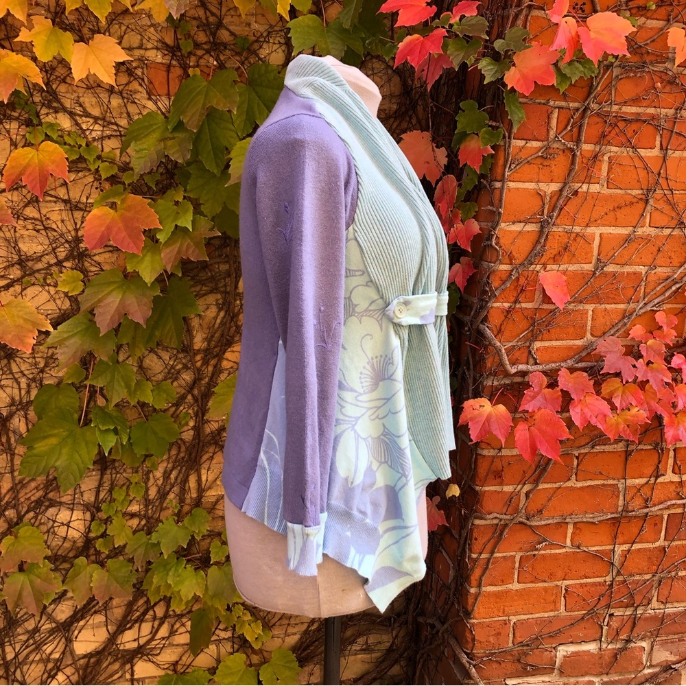 Stylish Women's Sweater in Purple and Blue - Picture 5 of 9